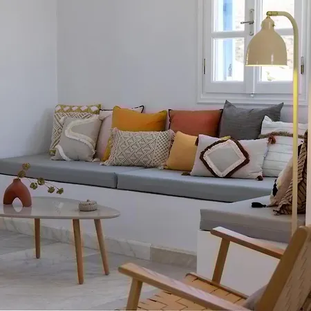 Akre Marlas Tinos * Mamádhos