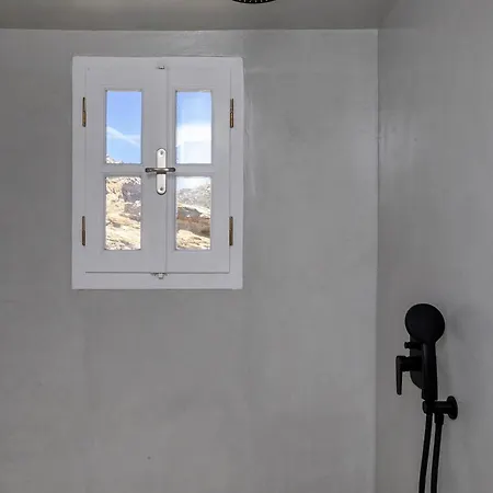 Akre Marlas Tinos *