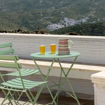 Akre Marlas Tinos *